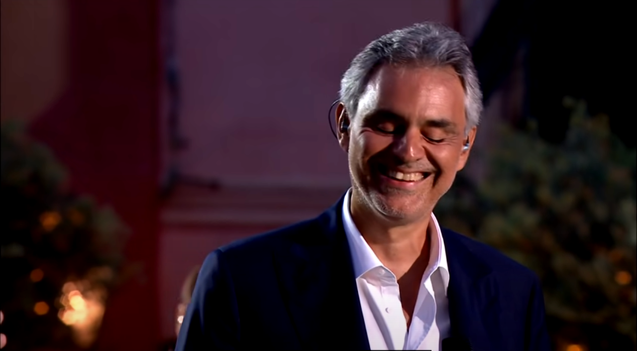 Cantante Andrea Bocelli transmitirá un concierto en vivo desde la catedral vacía del Duomo de Milán