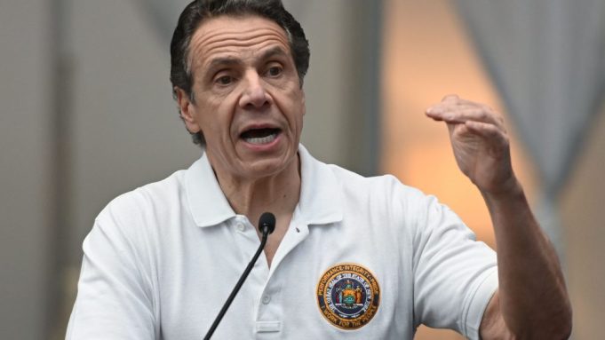 El gobernador de Nueva York “acosó sexualmente” a varias mujeres: Fiscalía
