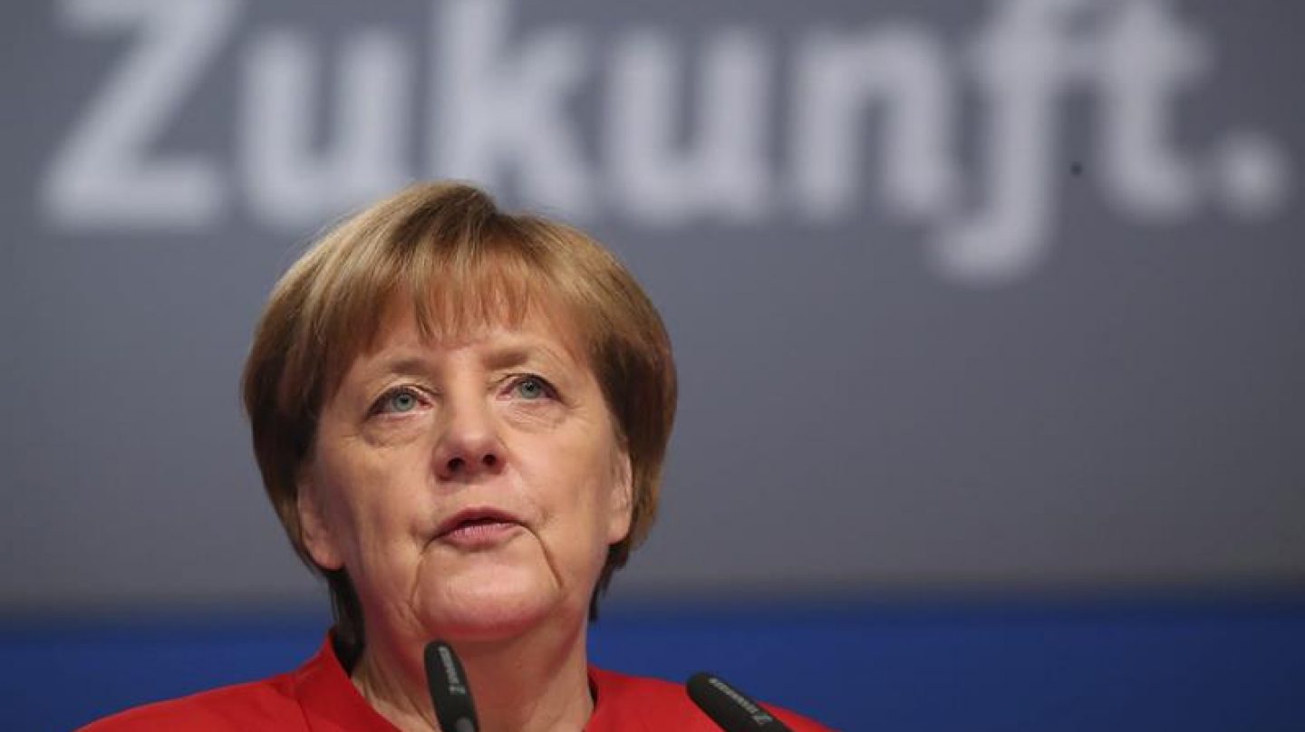 Empleado del gabinete de Merkel sospechoso de espiar para Egipto