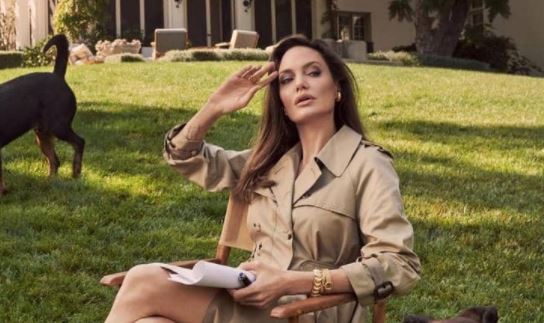 Angelina Jolie aparece cambiadísima en la portada de Vogue (+Fotos)