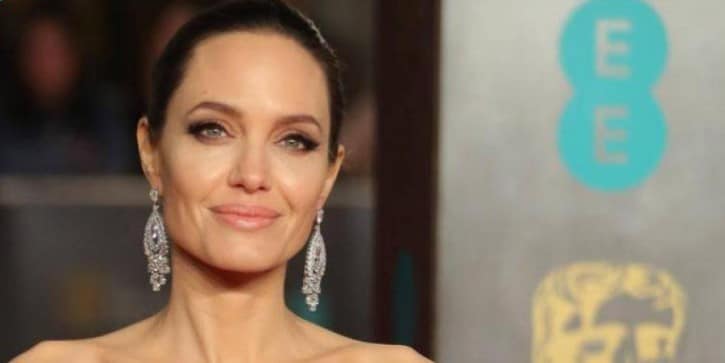 Después de 20 años Angelina Jolie decidió romper relaciones con Acnur