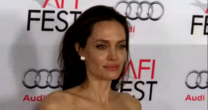 Angelina Jolie se queja del juez de divorcio por no dejar a sus hijos declarar