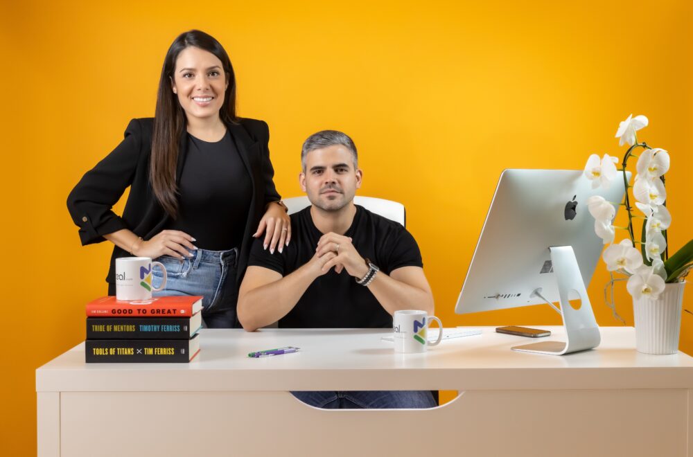 Joel Martínez y Cintya Zambrano transforman el acceso a seguros de salud con Apizeal