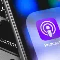 Apple estrena función de transcripción simultánea para podcasts
