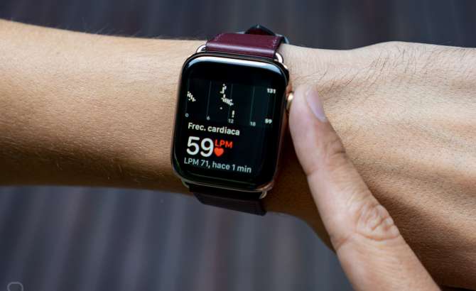 Apple Watch salvó una vida nuevamente con función de electrocardiograma