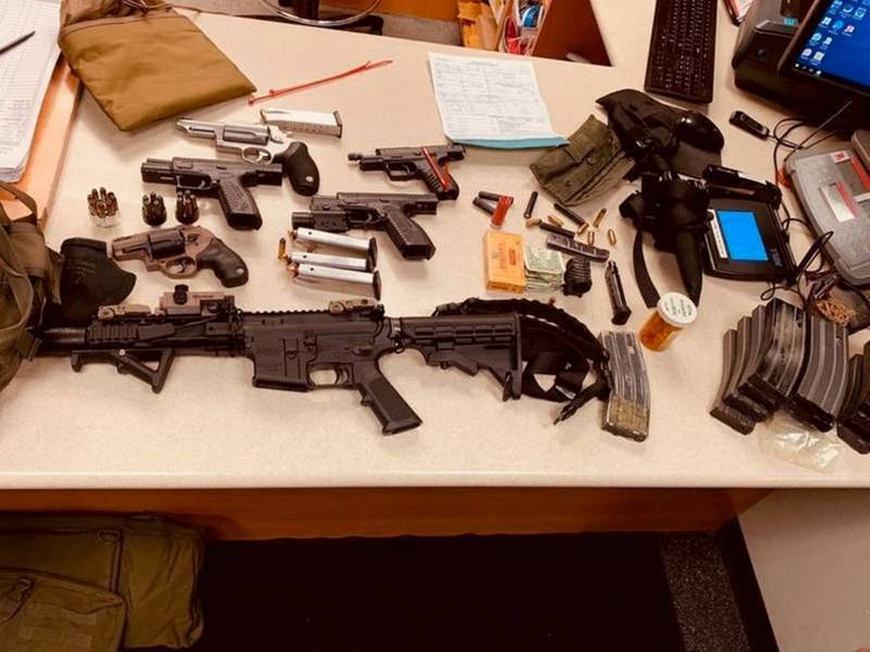 Hombre se declaró culpable de poseer ‘arsenal’ de armas en South Beach