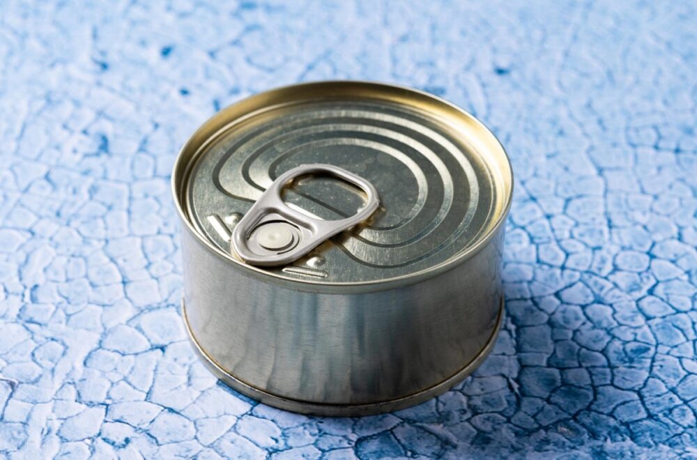 Retiran latas de atún en Costco, Publix y Walmart por posible contaminación con botulismo