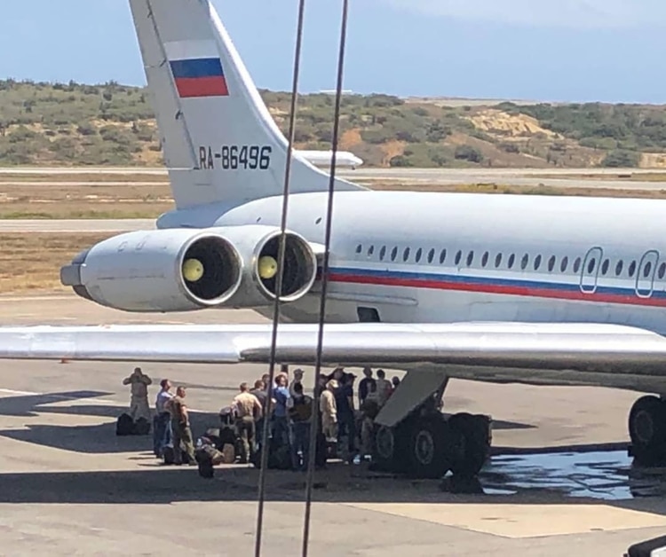 ¡Confirmado! Avión de la fuerza aérea rusa aterrizó en aeropuerto venezolano