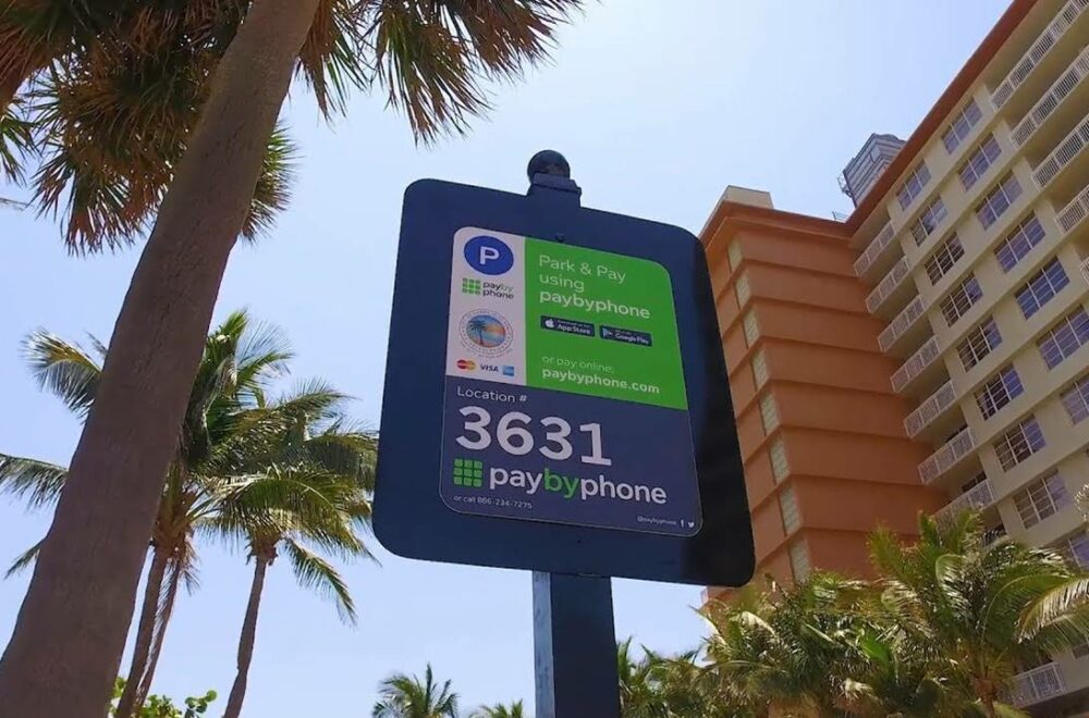 Códigos QR desaparecen de estacionamientos de Miami por esta preocupante razón