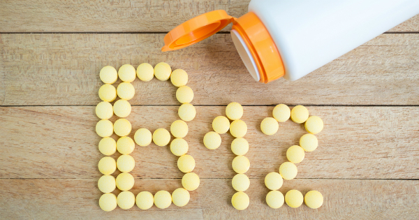 ¿Cuándo necesita una persona un suplemento de vitamina B12?