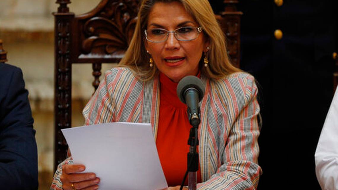 Presidenta Interina de Bolivia anula decreto que eximía de culpa a militares