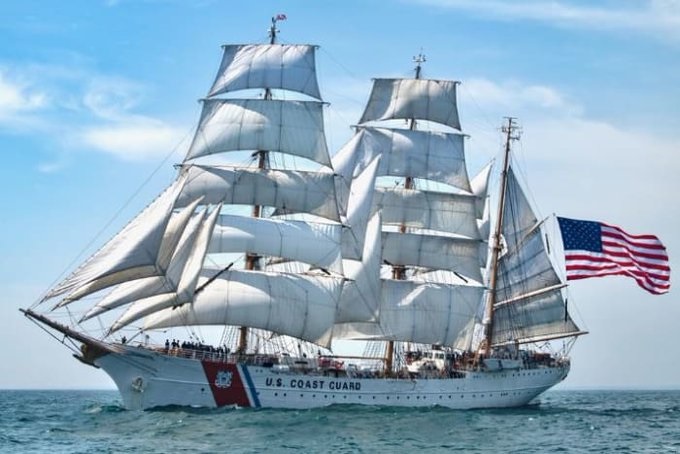 Barco insigne de la Guardia Costera estará en exhibición hasta el domingo