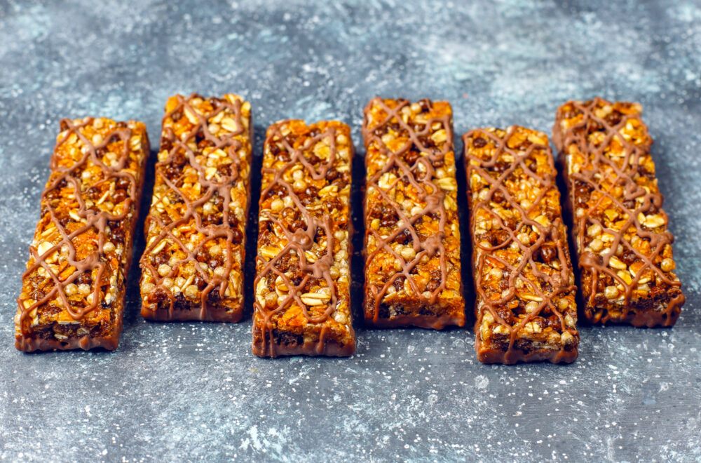 FDA anuncia retiro masivo de barras de granola que podrían contener metal