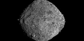 Nave espacial de la NASA fotografió cráteres en el asteroide de la muerte