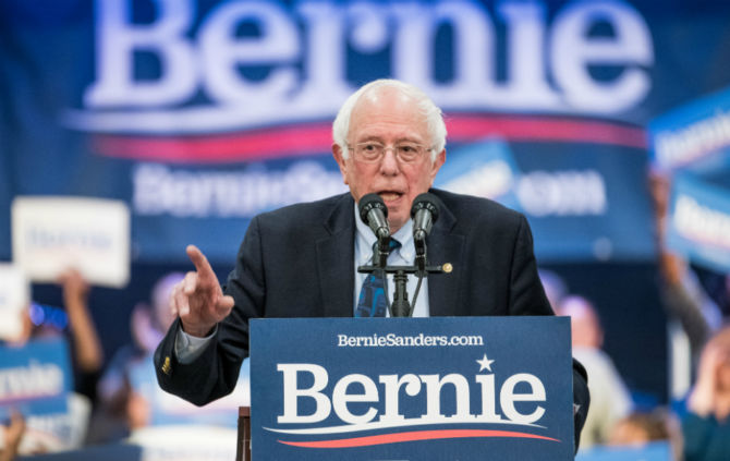 Controversia en redes sociales por nuevo miembro de la campaña del senador Bernie Sanders