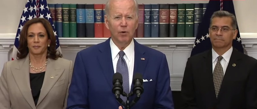 Biden firma orden ejecutiva que protege el derecho al aborto tras fallo del Supremo