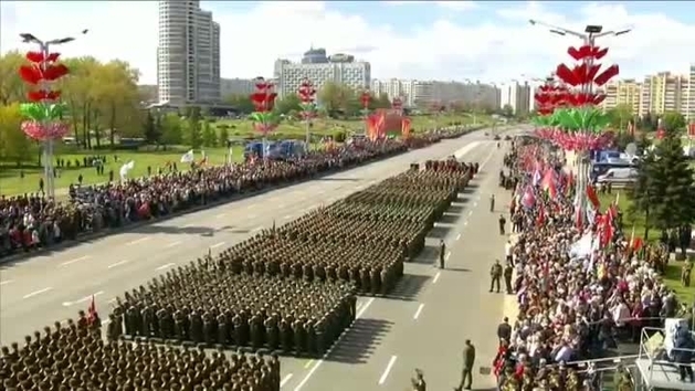 ¡Insólito! Bielorrusia combate el coronavirus con mucho vodka y desfile militar