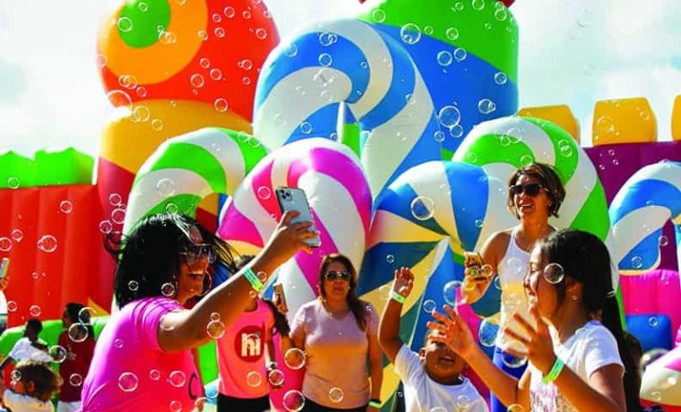 Dejen a sus niños en casa: Parque inflable para adultos más grande del país, llega a Miami