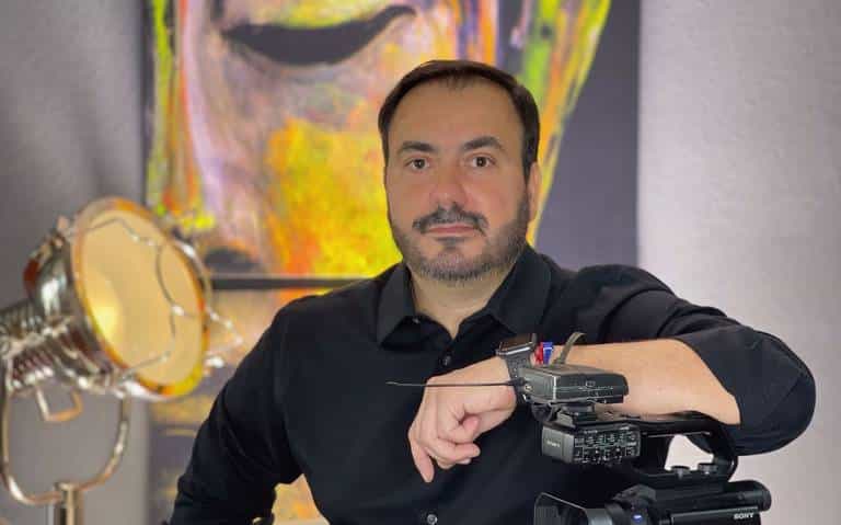 Bily Paredes presenta su primer libro “Los Exitosos”