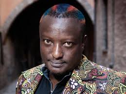 Falleció Binyavanga Wainaina famoso escritor y activista LGBT