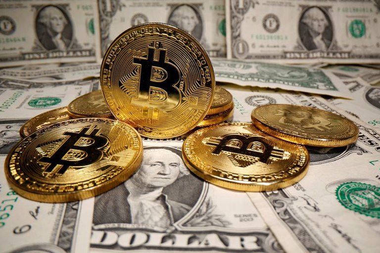 Bitcoin se mantiene en alza tras estreno en Wall Street