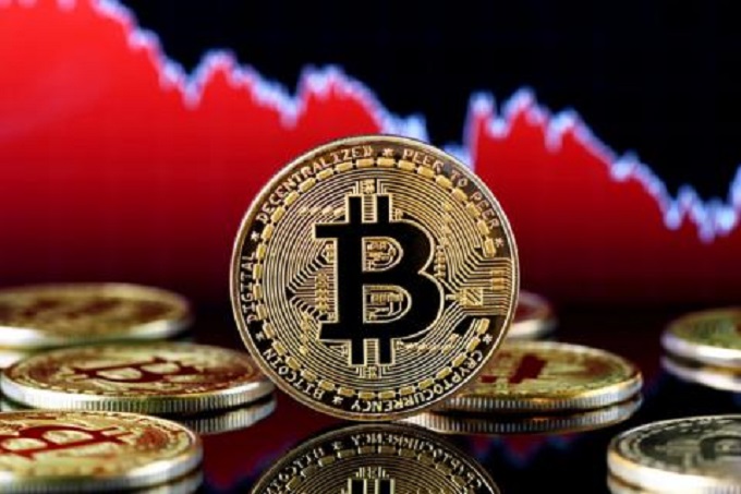 Bitcoin abrió la semana con una caída significativa