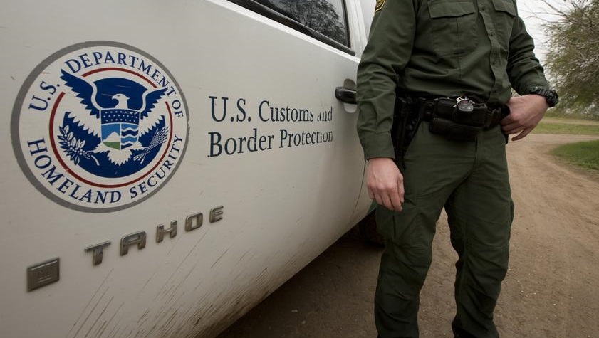 Indocumentados trataron de cruzar la frontera en auto falso de Border Patrol