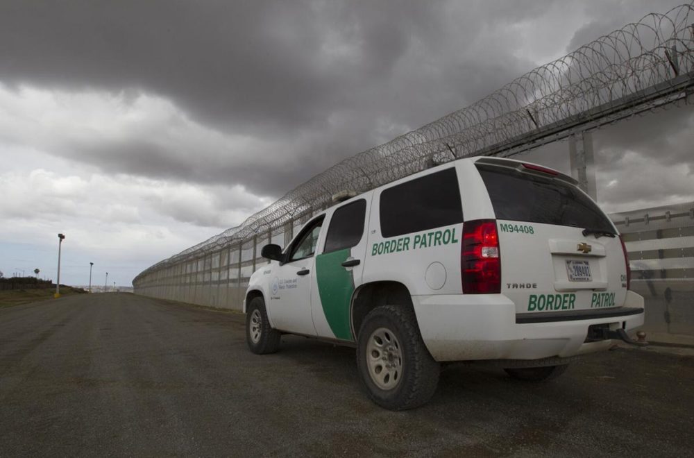 EE.UU cierra frontera de Arizona por llegada masiva de migrantes