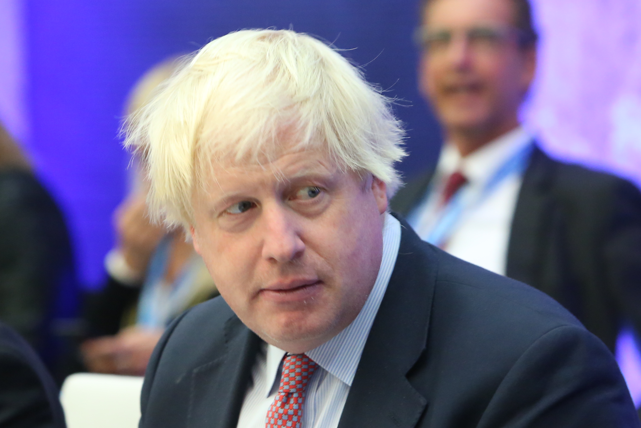 Primer ministro británico dejó la UCI y Reino Unido tiene su peor día por el Covid-12