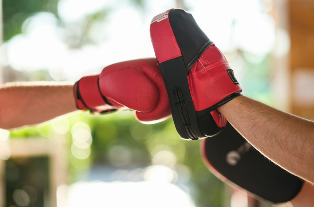 Pacientes con parkinson encuentran apoyo en programa de boxeo en Miami