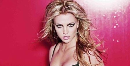¡Al descubierto! Britney Spears se desnuda en la playa durante sus vacaciones