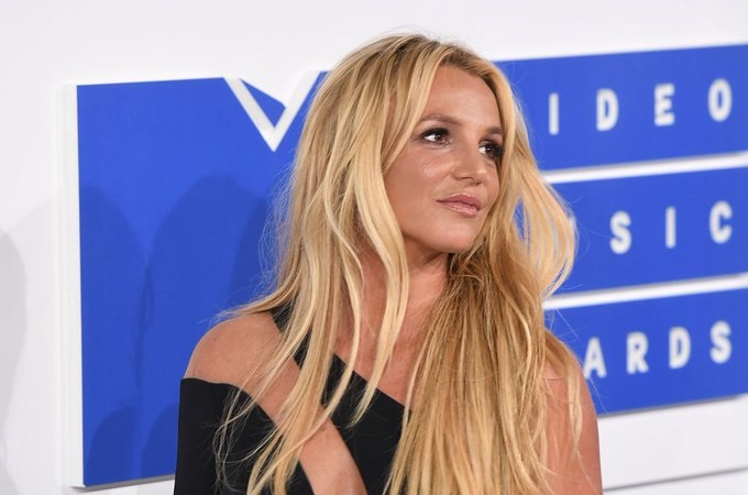 Britney Spears tuvo su impase  con Christina Aguilera