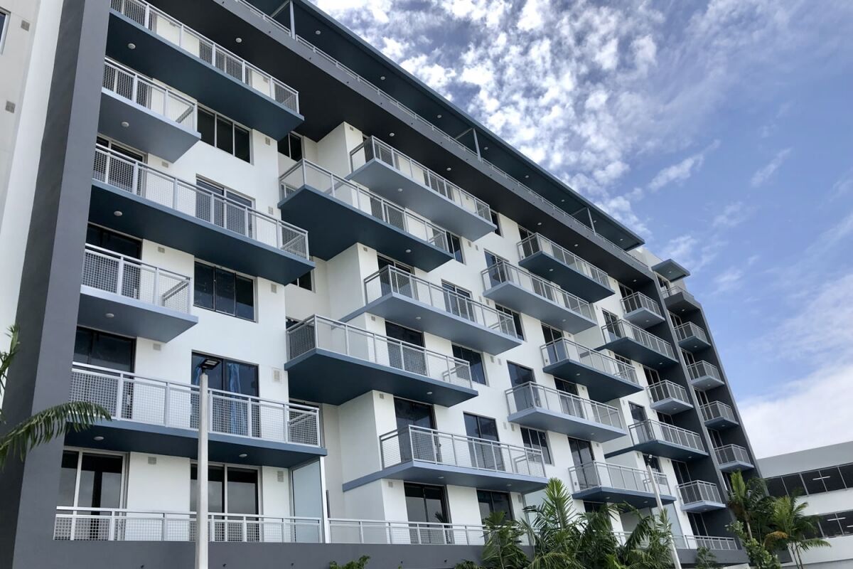 LaVida, la primera comunidad de apartamentos de lujo frente al lago en blue lagoon