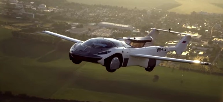 ¡Increíble! AirCar, un auto con alas, completa su primer vuelo de prueba (VIDEO)