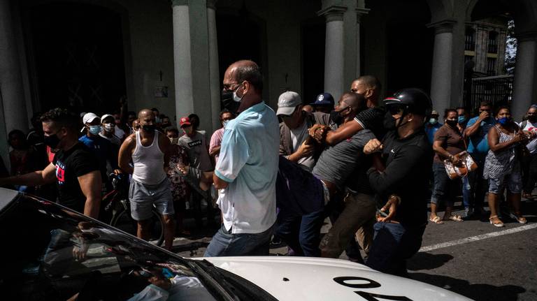 Publican lista de personas detenidas y desaparecidas tras las protestas en Cuba
