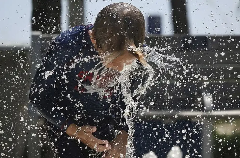 Emiten alerta por calor excesivo en Florida: ¿Qué puedes hacer?