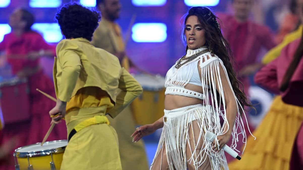 Critican a Camila Cabello por su show en la Champions ¡Pepsi quedó como lo peor!