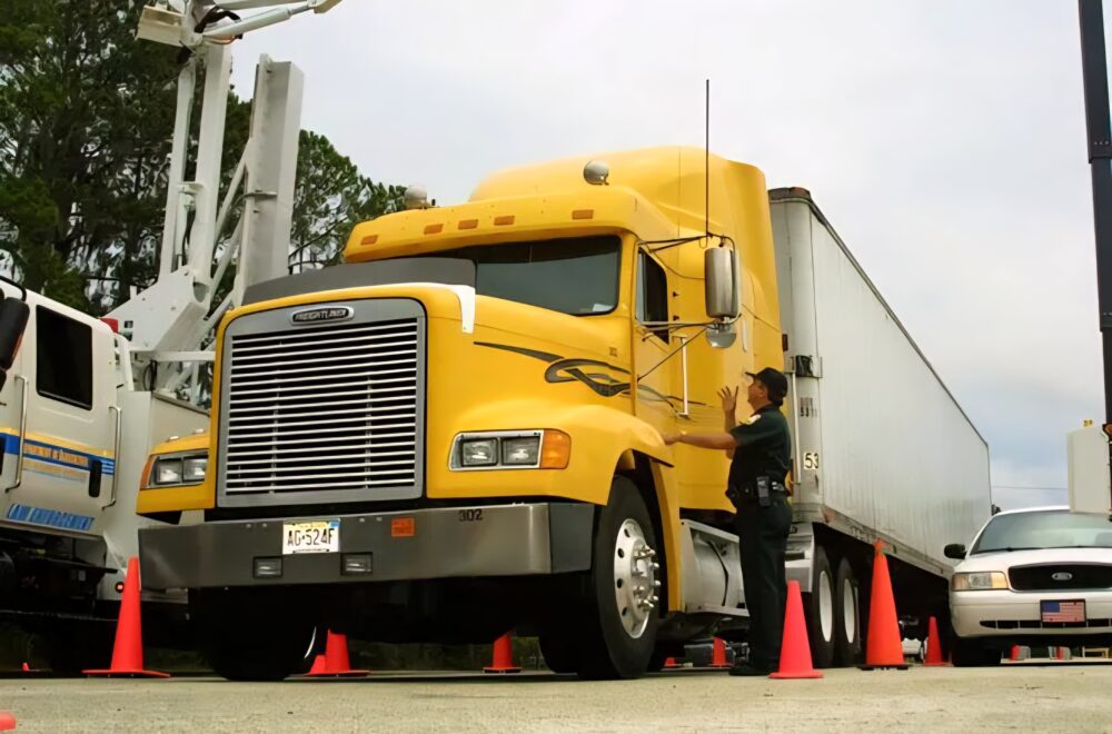 Estaciones de inspección de camiones en Florida ahora serán puntos  de control de ICE