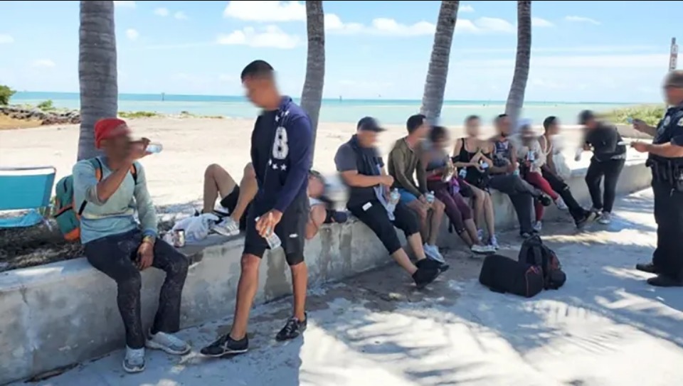 Inmigrantes cubanos llegan a los Cayos de Florida