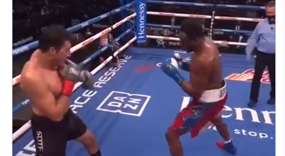 Imitó a Rocky Balboa durante un combate, le pidió a su rival que lo golpeara y terminó noqueado +Vídeo
