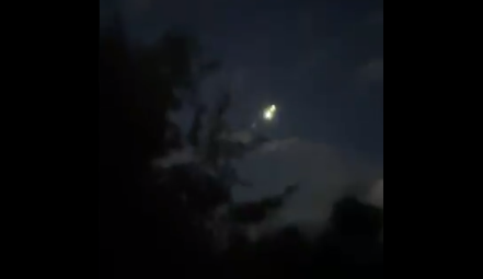 ¡Extraño fenómeno! Varias personas reportaron una “bola de fuego verde” en el cielo nocturno sobre EE.UU +Vídeo