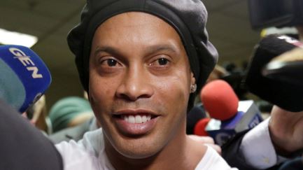 Ronaldinho abandonó la cárcel y cumplirá arresto domiciliario en hotel de lujo en Paraguay