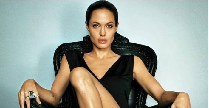 ¡Para nunca olvidar! La infartante figura de Angelina Jolie en jumpsuit de látex +Fotos