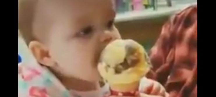 ¡No lo podrás creer! Así fue la reacción de una pequeña bebé tras probar por primera vez el helado +Vídeo