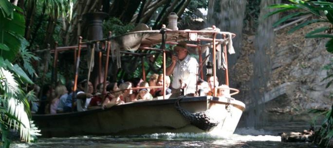¡Solo un susto! Visitantes de Disney Florida fueron evacuados de un bote que se estaba hundiendo