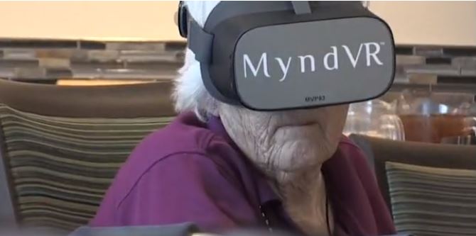 La realidad virtual le enriquece la vida a una comunidad de personas de la tercera edad de Florida