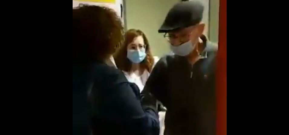 ¡Conmovedor! En España un abuelito de 86 años venció al COVID-19 y grabaron el emotivo momento de su alta médica +Vídeo
