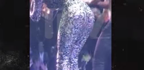 El día que a Jennifer López se le rompió el vestido durante un concierto en Las Vegas +Vídeo