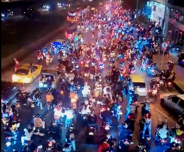 Caravana de payasos motociclistas generó caos en Bogotá (Video)
