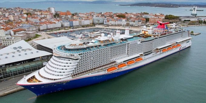 Carnival Cruise Line presentó con un festín su nuevo barco